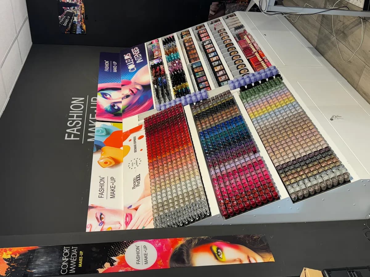 Displays maquillage et vernis Display maquillage